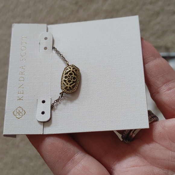 Kendra Scott Elisa Antique Gold Necklace - Picture 5 of 5